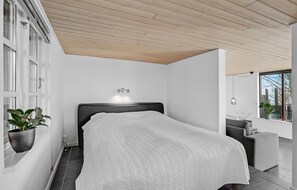 4 bedrooms, free WiFi