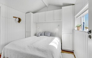 3 bedrooms, travel cot, free WiFi