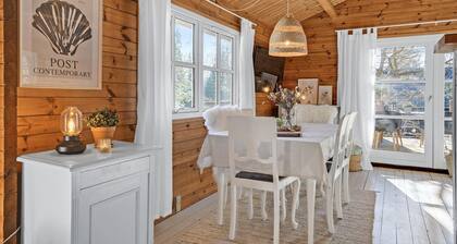 Nice home in Ebeltoft with kitchen