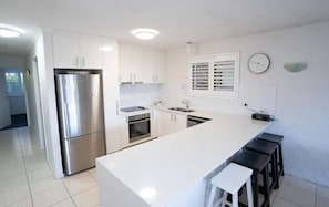 Apartamento, 2 quartos, sacada | Cozinha privada | Chaleira elétrica