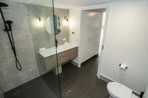 Two Bedroom Apartment with Balcony | Bathroom | Shower, hair dryer, towels - Myuna Holiday Apartments (Noosa Heads)