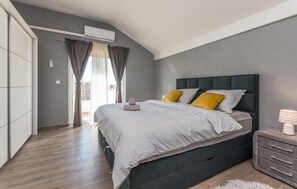 4 Schlafzimmer, Bügeleisen/Bügelbrett, Reisekinderbett, kostenloses WLAN
