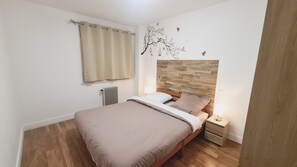 2 Schlafzimmer, Bügeleisen/Bügelbrett, kostenloses WLAN, Bettwäsche