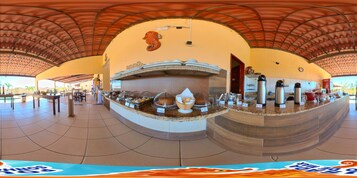 Café da manhã com buffet grátis todos os dias