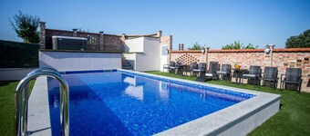 5 bedroom lake front home in Ceminac