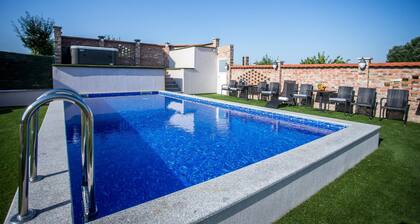 Bonita casa en Ceminac con jacuzzi