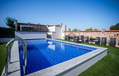 Bonita casa en Ceminac con jacuzzi
