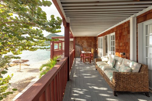 Fort Recovery Oceanfront 3BR Villa - Upstairs