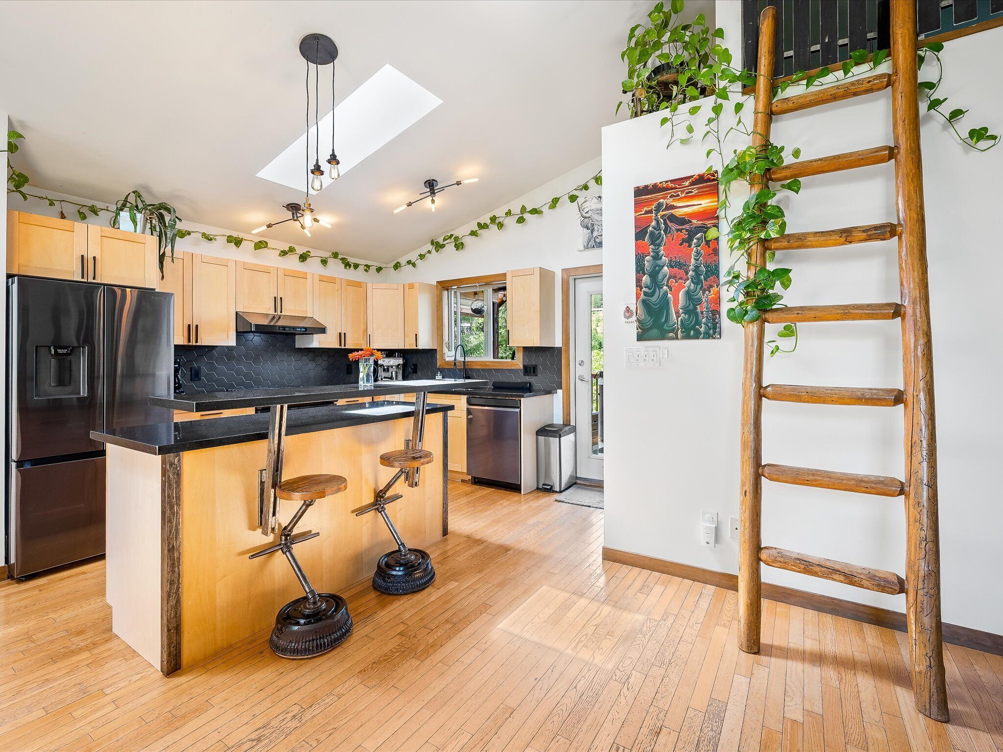 Beautifully renovated 3 bedroom home w/hot tub