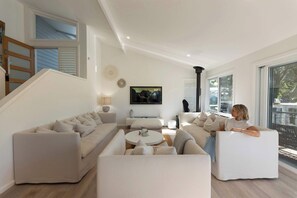 TV, caminetto, videogiochi, studio