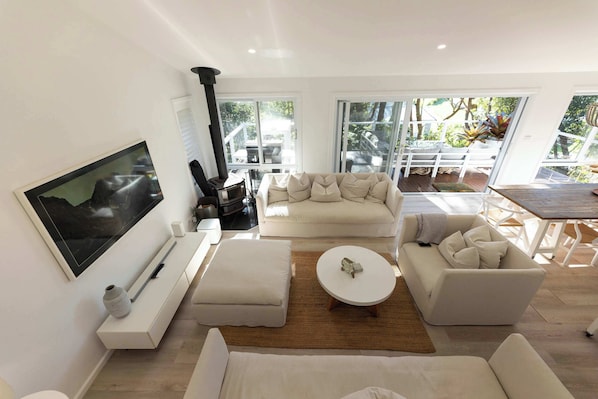 TV, caminetto, videogiochi, studio
