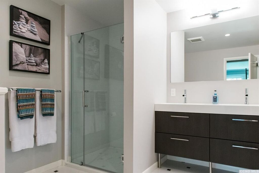 Dream getaway - mtn views, ski, pool, deck, nearby lake, work from home setups