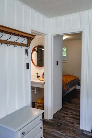 3 chambres, fer et planche à repasser, accès au Wi-Fi (inclus)