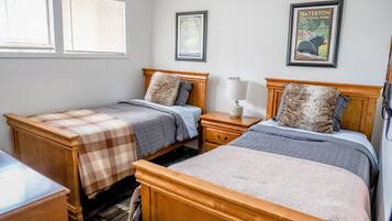 3 bedrooms, iron/ironing board, free WiFi, bed sheets