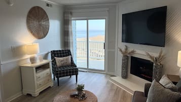 Televisor intel·ligent, llar de foc i estèreo