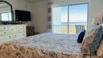 2 chambres, bureau, fer et planche Ă repasser, lit parapluie