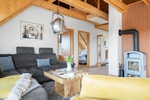 Televisie en een open haard