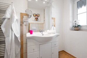 Douche, séchoir à cheveux