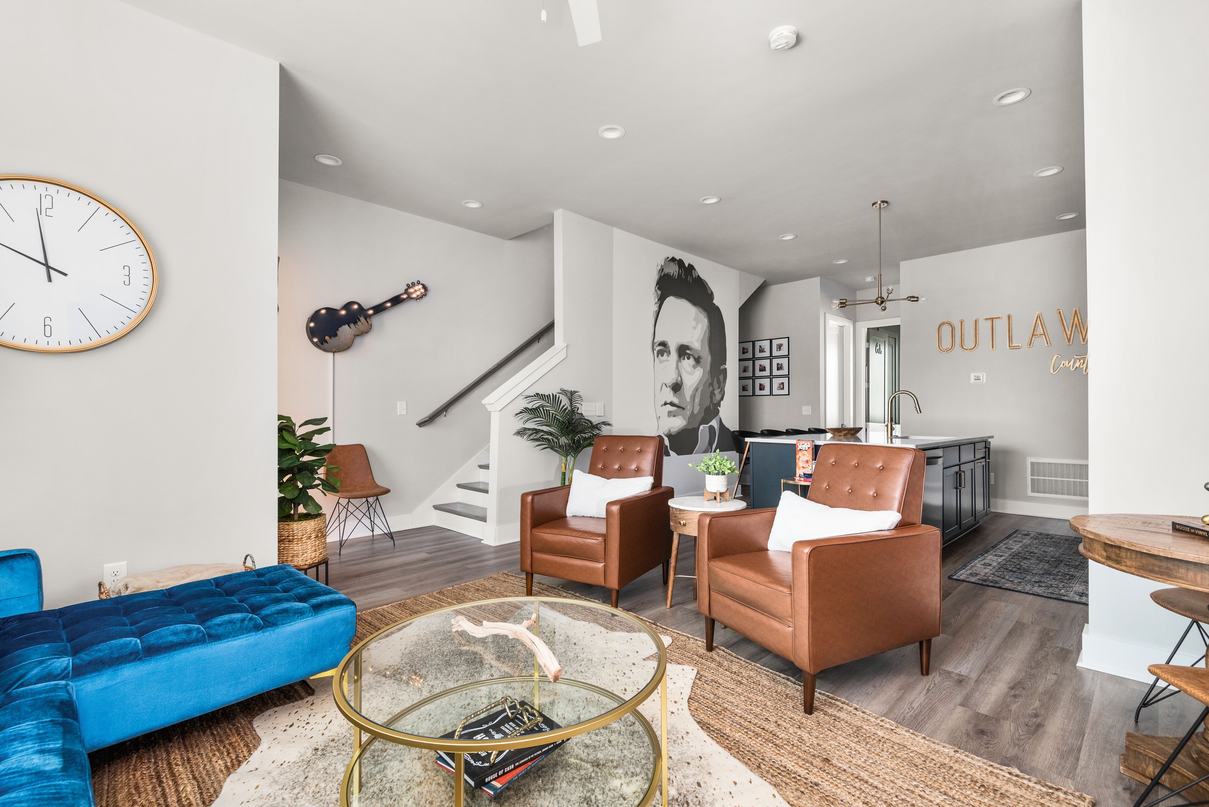 Smart TV, books, music library, stereo