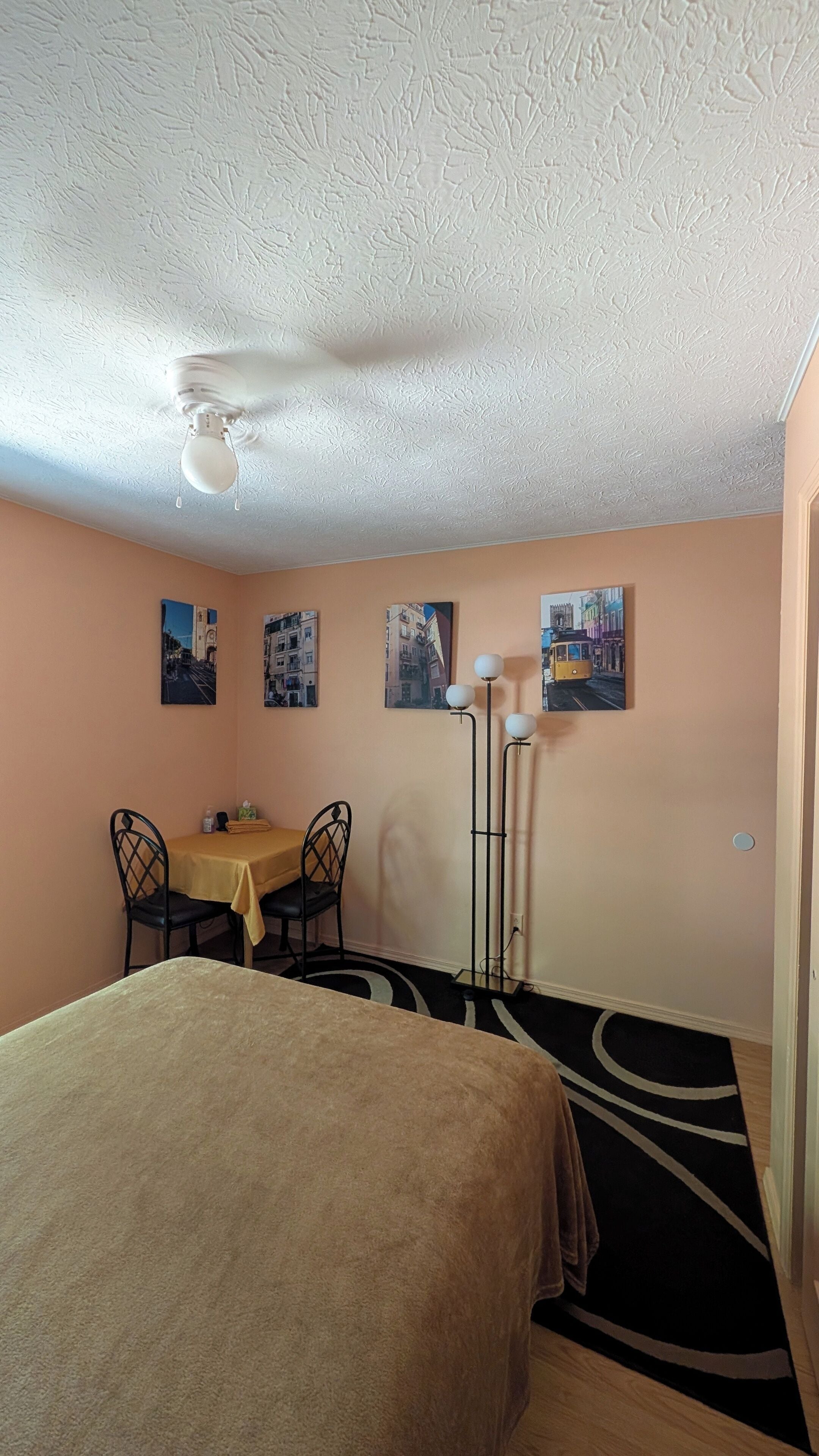 1 bedroom, desk, free WiFi, bed sheets