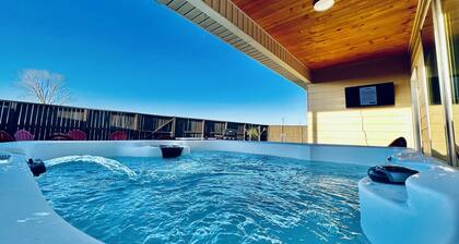 Varona's Paradise: Stunning New Luxury Home