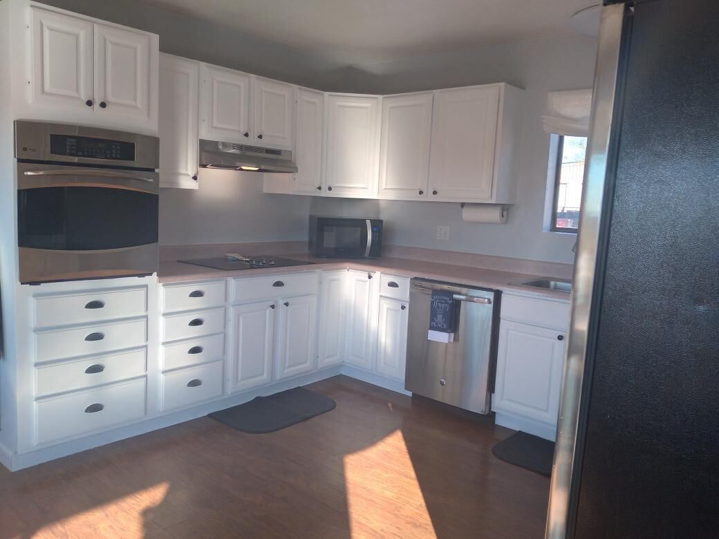 Perfect location for beautiful views of the Bradshaw mountains and sightseeing