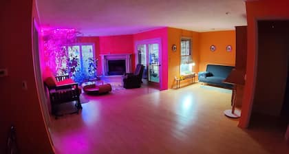 Comfortable room within 15 minutes of driving from IU
