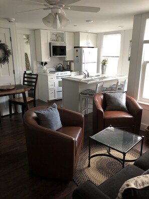Smart TV - Chautauqua Institution award winning guest house in center of programs venues. (Chautauqua)