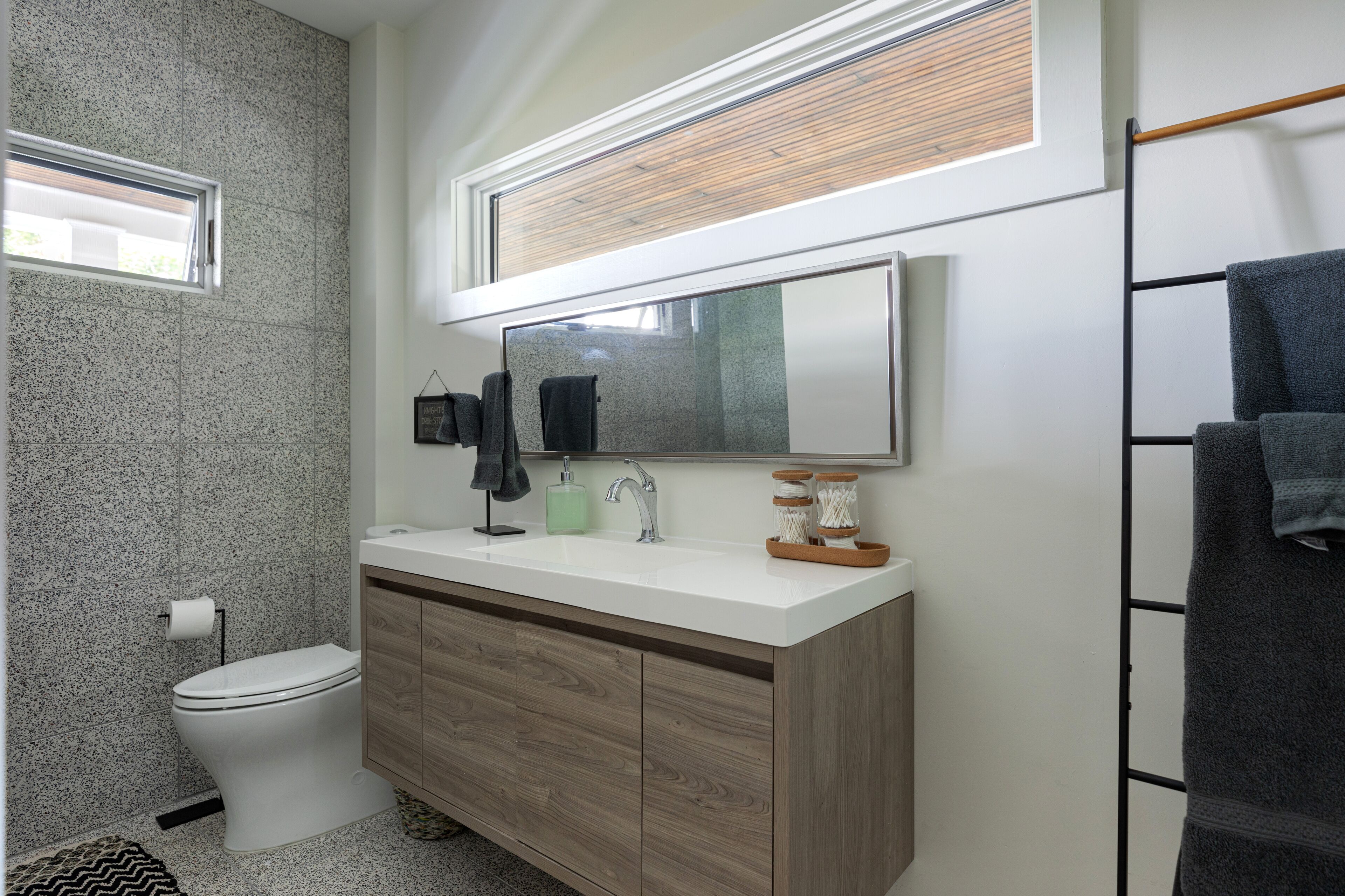 Charming Cottage with Expansive Hudson River Views