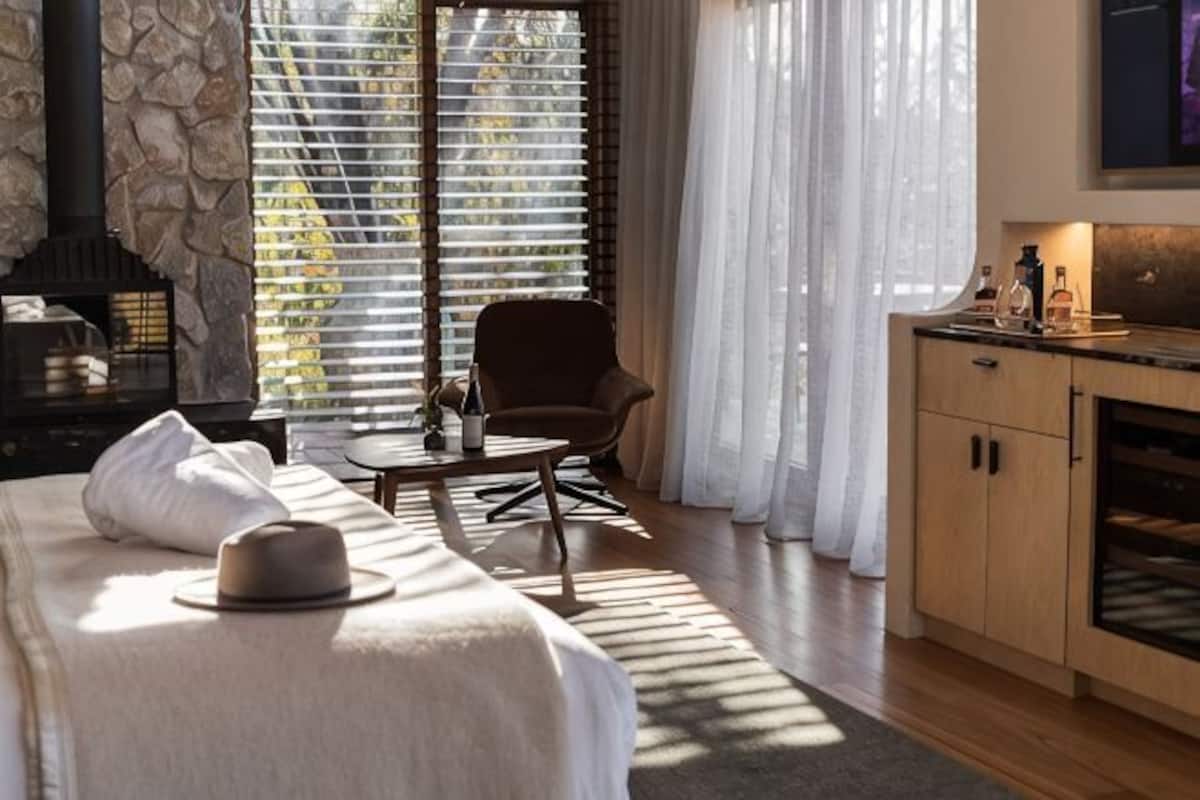 Frette Italian sheets, premium bedding, down comforters, pillowtop beds