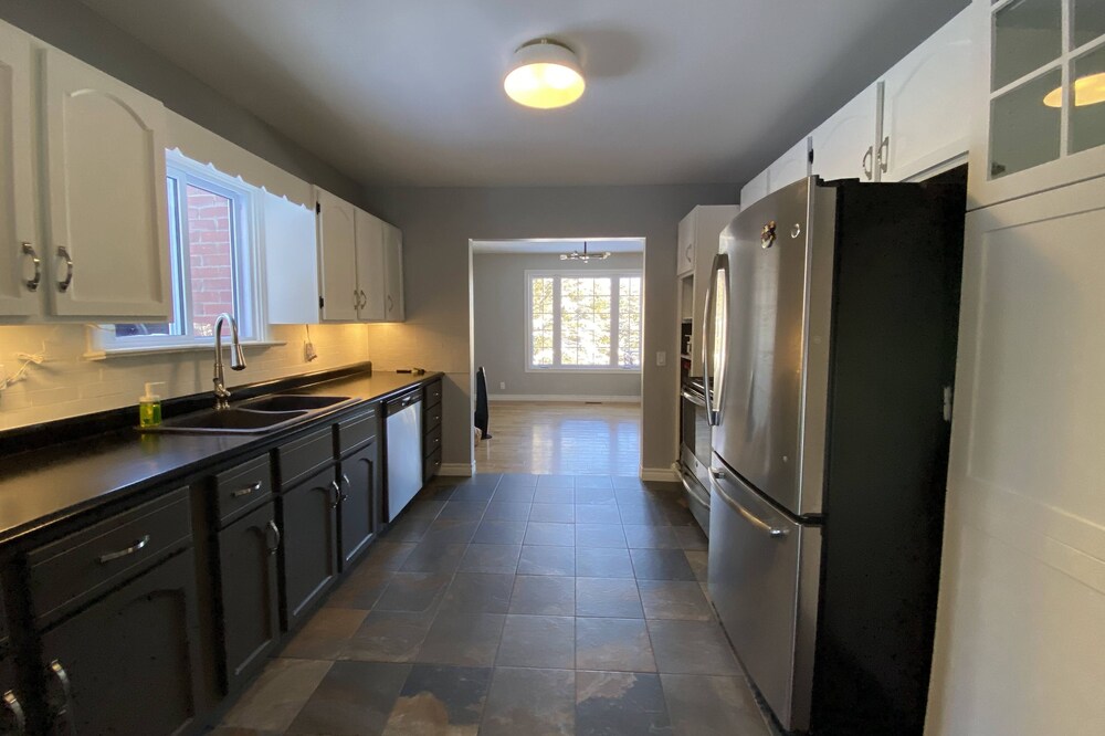Dream vacation cottage for all seasons 4 bdr/2bath
