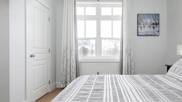 2 chambres, fer et planche à repasser, accès au Wi-Fi (inclus)