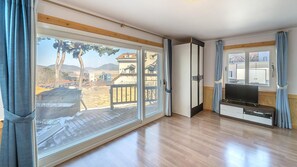 Basic Room, 1 Bedroom (Lavender) | 1 bedroom, free WiFi - Ganghwa Herb Pension (Incheon)