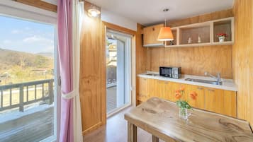 Basic Room, 1 Bedroom (Peppermint) | 1 bedroom, free WiFi