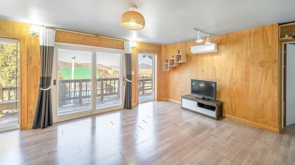 Basic Room, 1 Bedroom (Chamomile) | 1 bedroom, free WiFi - Ganghwa Herb Pension (Incheon)