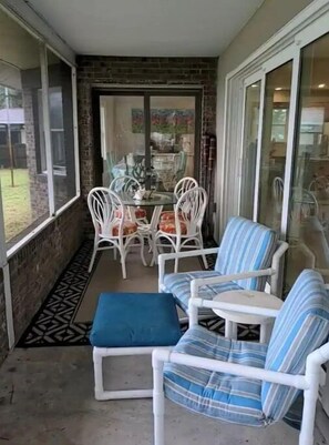 Outdoor dining