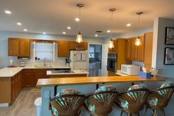 Frigorífic, microones, forn i placa de cuina