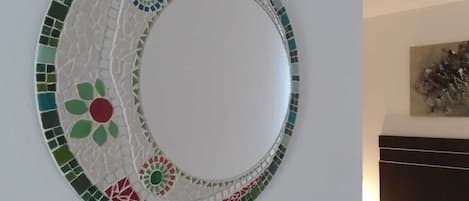 1 bedroom, desk, internet, bed sheets