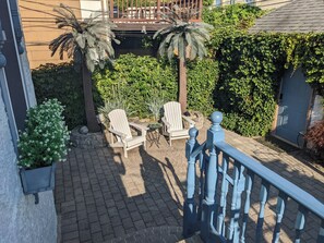 Terrace/patio - "Once Upon a Tide" eclectic beach house with pizza oven, game room, fireplace (Long Beach)