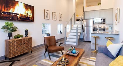 Charming Tiny House W/ Free Parking