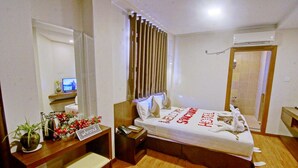 Classic Double or Twin Room | Bathroom - Sanctuary Hotel Mandalay (Mandalay)