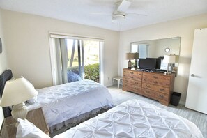 2 bedrooms, iron/ironing board, WiFi