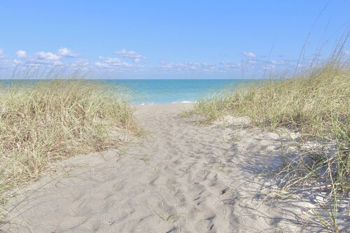 Wave Song - Oceanside, Ocean Village, Ground Floor 2 Bedroom Condo