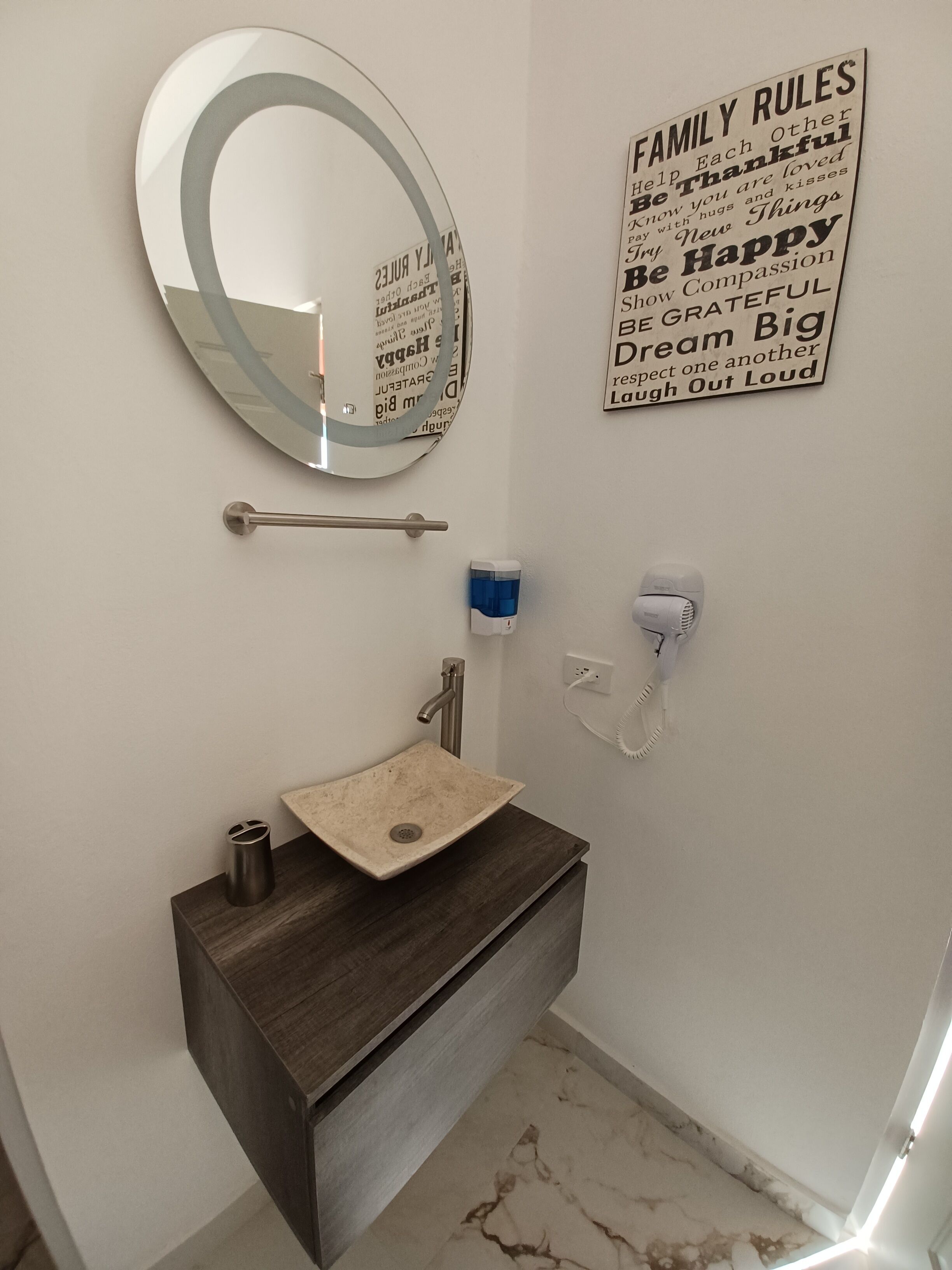 Hacienda Gallardos 104-3 Charmin Place