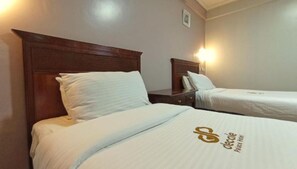 Bed sheets - Decale Palace Hotel (Nairobi)