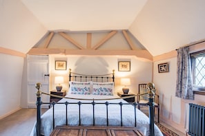 2 makuuhuonetta, silitysrauta/-lauta, Wi-Fi, vuodevaatteet