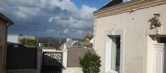 Cosy house overlooking the harbour Tourlaville