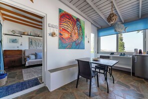 Chambre Quadruple | Décoration personnalisée, ameublement personnalisé, Wi-Fi gratuit