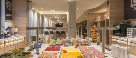 Free daily buffet breakfast