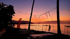 Property grounds - Asia Blue - Beach Hostel Hacienda - Single bed in 10-bed Dormitory Room (Ko Pha-ngan)